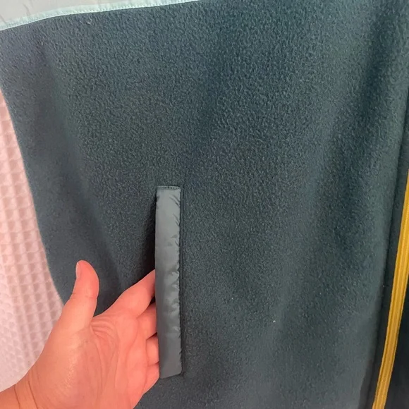 Cotopaxi plus size fall winter Green and Blue Fleece Vest - Picture 3 of 5